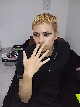 Webkamerová show NekoboiPetiole