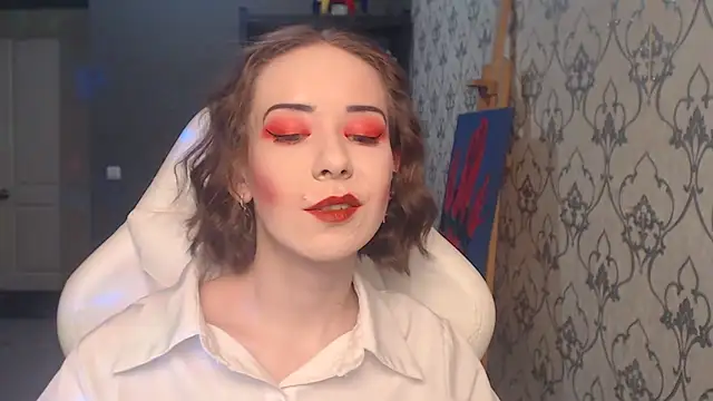 FascinatingEyess élő XXX-chatje