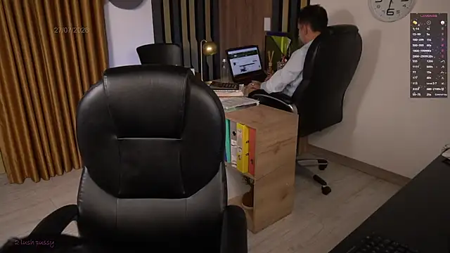 XXX chat uživo modela secretary_bj