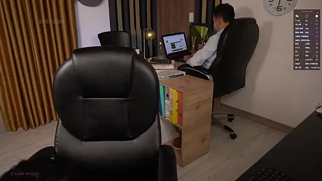 צ'אט XXX בשידור חי של secretary_bj