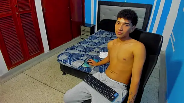 efrain_boy live XXX chat