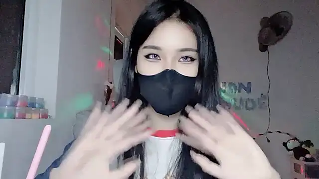 Chat XXX en directo de Tieu-May