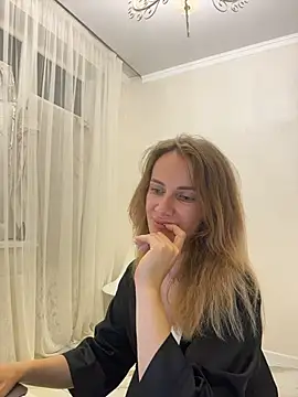 AinyrVixxen Chat XXX in diretta