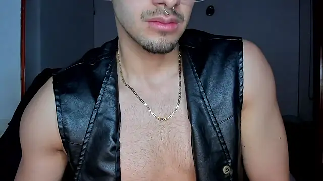 Czat XXX na żywo – Tommy_Bred