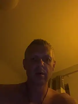 XXX chat uživo modela ChiefApron5