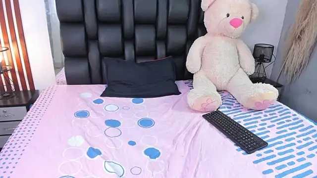 ariel_creamy20's Live XXX Chat