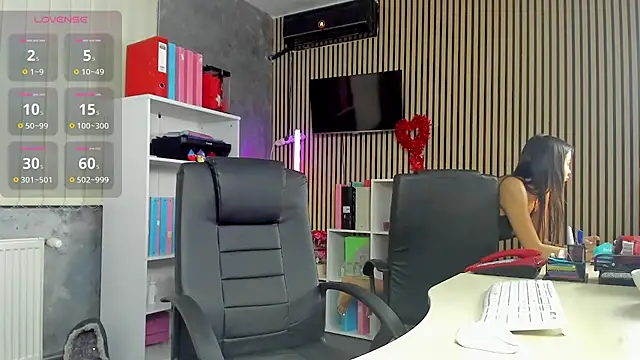 OfficeGirls XXX чат на живо