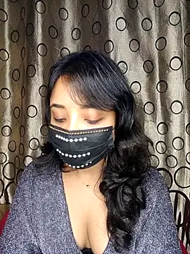 Fire-honeybee's Live XXX Chat