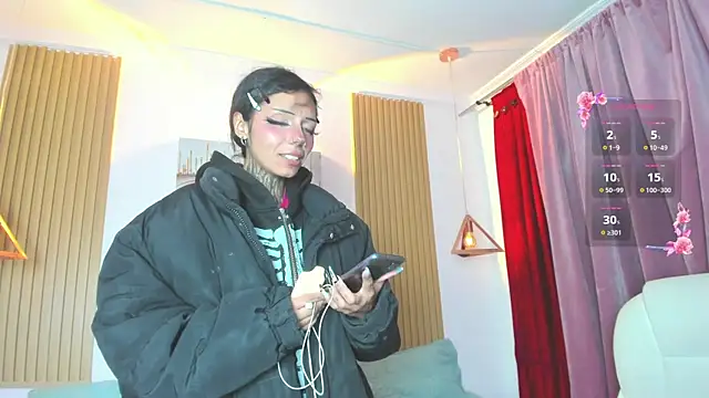 Chat +18 de KoraRousee ao vivo