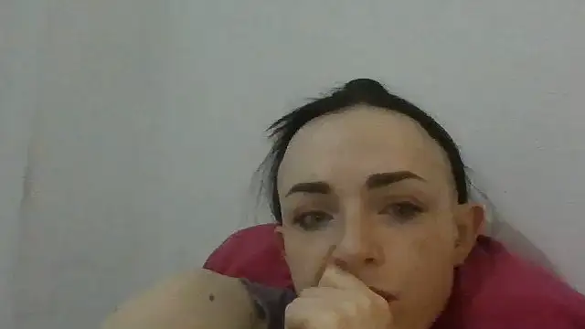Trinsy_Love Adlı Modelin Canlı XXX Sohbeti