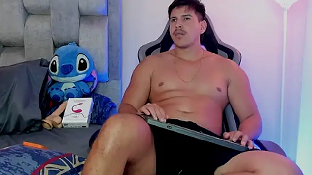 victor_vixen: διαδικτυακό σόου στην κάμερα