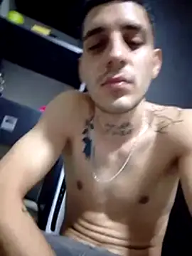 BoyMaxLatin Chat XXX live