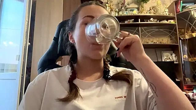 Živý XXX chat TaIliedGuest