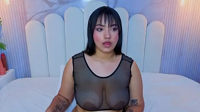 Kendall_curves Live XXX-chat