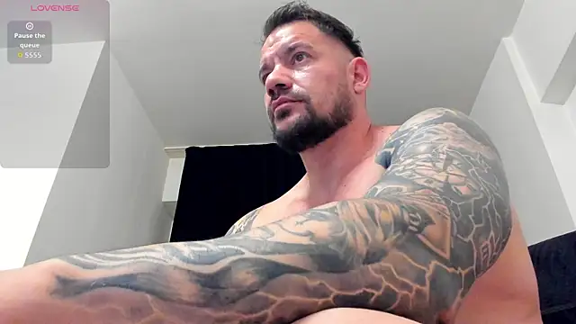 musclemonster31のライブXXXチャット