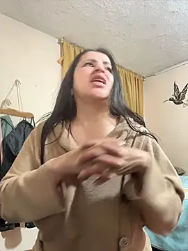 latinfemalen Live XXX chat