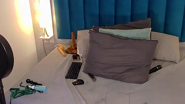 Madisonsmiith live XXX chat