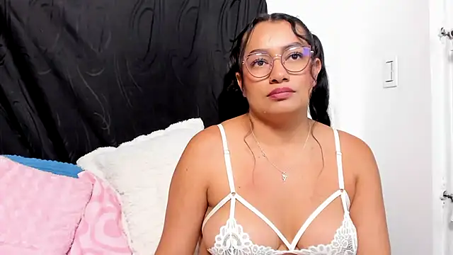MiaKleinX – Live XXX-chat