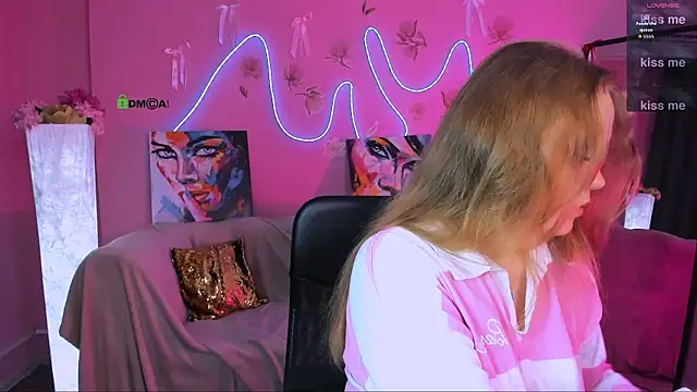 keri_ti's Live XXX Chat