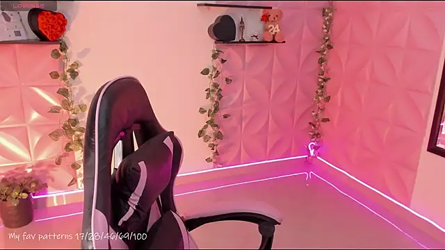 Chatroom XXX en direct de NattGomez