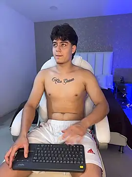 MaxCruz_ Live XXX Chat