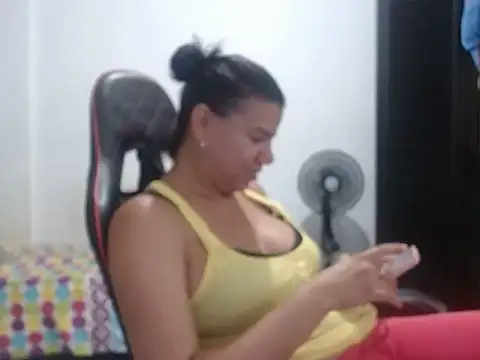 Adriana_0312's Live XXX Chat