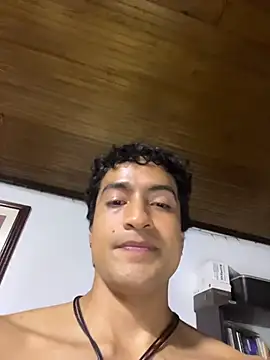 Chat +18 de Crisloverrr ao vivo