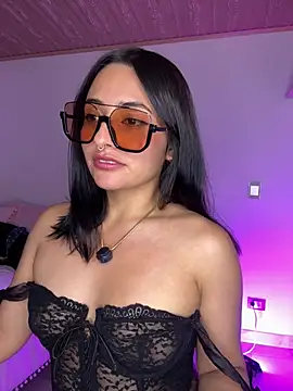 NandaVixen Chat XXX in diretta