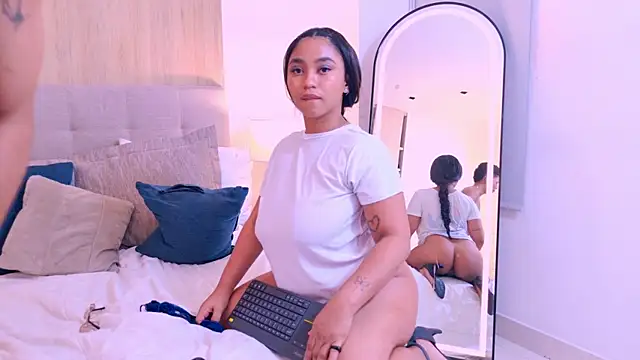 RoseAndDominic Live XXX-chat