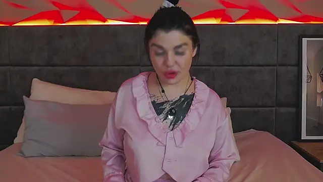 IvyDarkness' Live XXX Chat