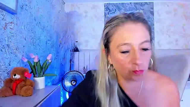 Liannaa_ Adlı Modelin Canlı XXX Sohbeti