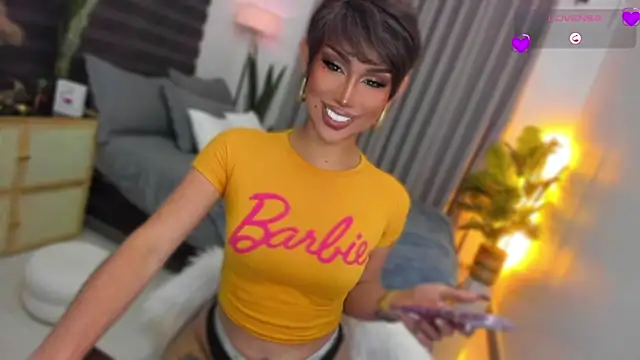 Chat +18 de UrSluttyGoddess ao vivo