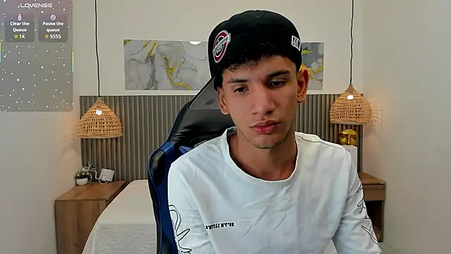 JDWhite18 élő XXX-chatje