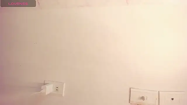 sofiaa_cardenas élő XXX-chatje