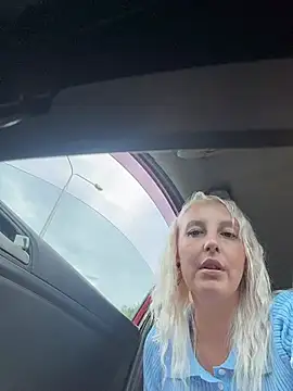XXX chat uživo modela MerlinDave
