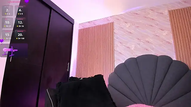 Онлайн чат XXX karol_green_