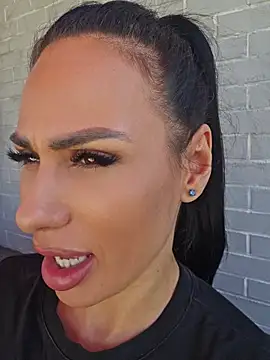 KatiaDivine Chat XXX live