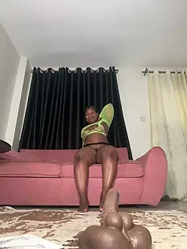 ThickyMel XXX чат на живо