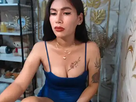 tshot_izzy_88 élő XXX-chatje