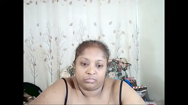 Indiantasha's Live XXX Chat