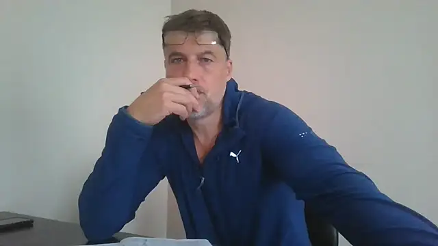 sparrow4791 élő XXX-chatje