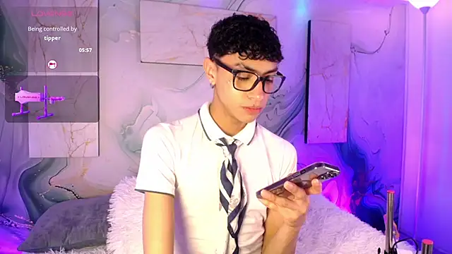 Chat +18 de Owen_JP ao vivo