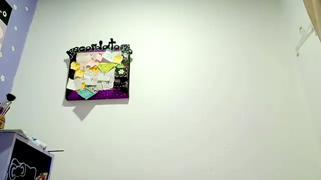 צ'אט XXX בשידור חי של PetiteIvoryQueen19