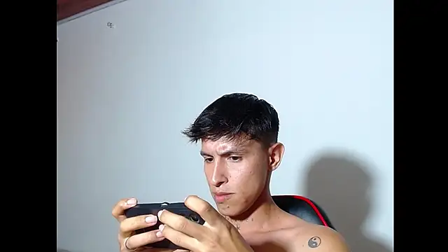 rowanbign Live XXX chat