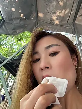 Chat +18 de okgirl_23 ao vivo