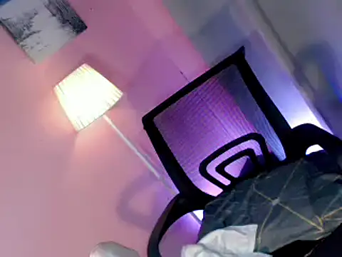 Midnight_Ebony69 élő XXX-chatje