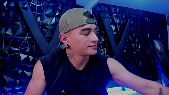 LiamDeeps live XXX chat