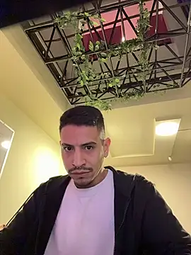 Juann-cock Live XXX-Chat