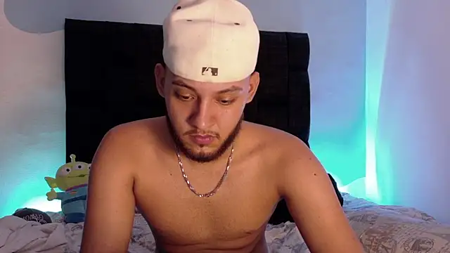 Sebolaz333's Live XXX Chat