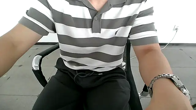 kimze7 Adlı Modelin Canlı XXX Sohbeti